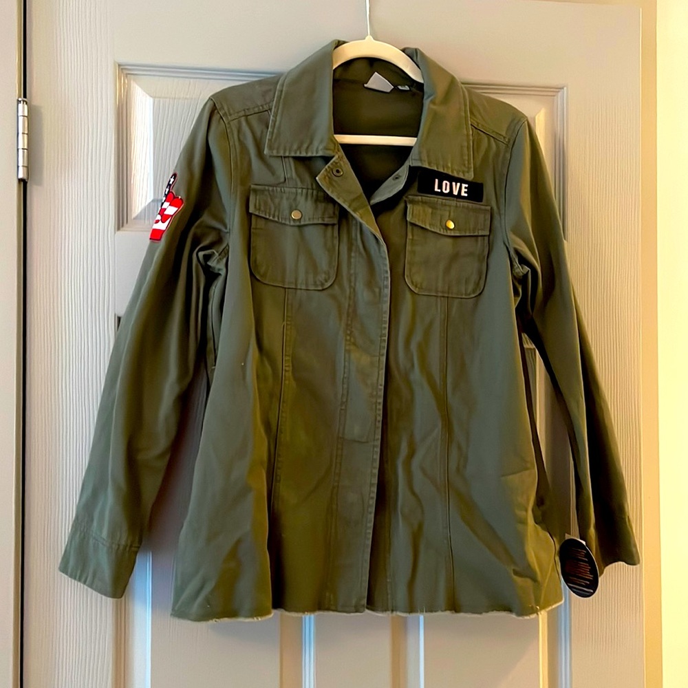 Size M womens fatigue shirt, vintage vibes. “Junk Food” brand. NWT!!!